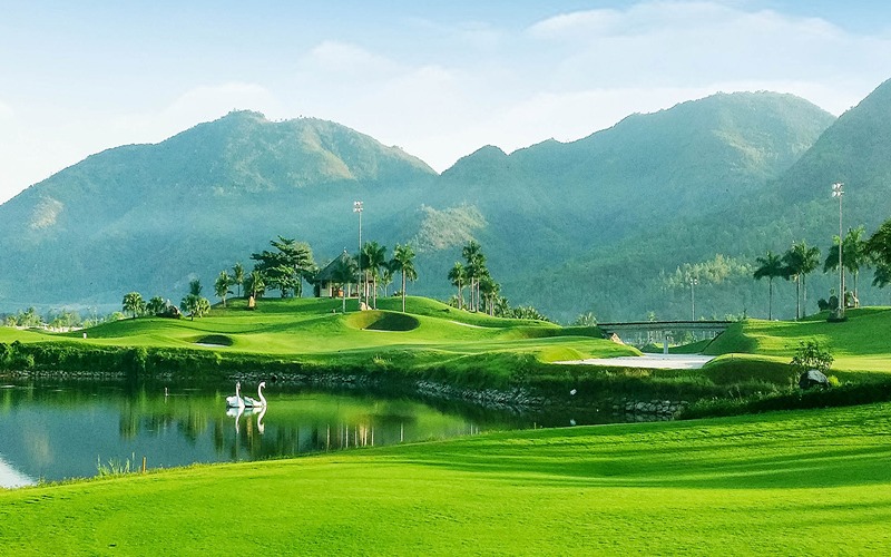 Việt Nam có bao nhiêu sân golf? - Hiện tại đang có hơn 80 sân golf 18 lỗ