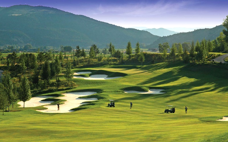 Tại sao sân golf 18 lỗ là loại sân phổ biến nhất