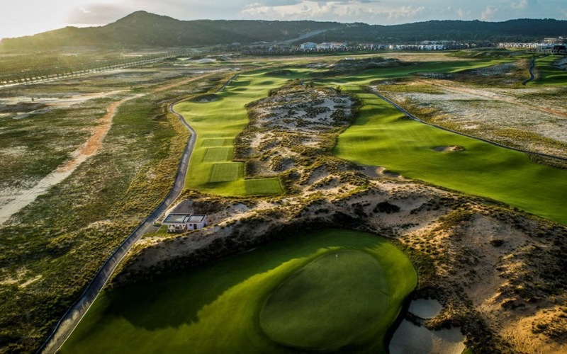 Sân golf 9 lỗ - lựa chọn thư giãn phù hợp cho dân văn phòng